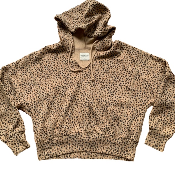 Abercrombie & Fitch Sweaters - Abercrombie & Fitch Soft Cheetah Cropped Fleece Hoodie Beige, Size M